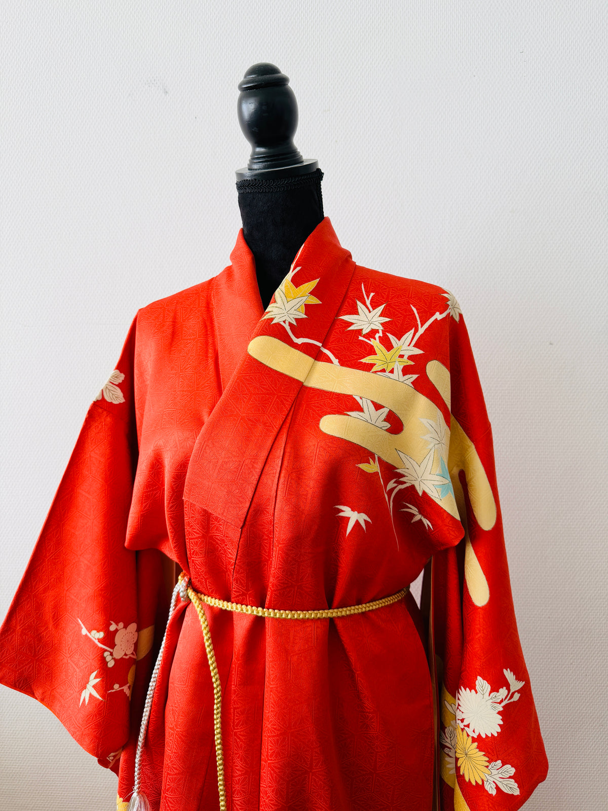 Vintage Furisode - Chrysanthemen und Egasumi -