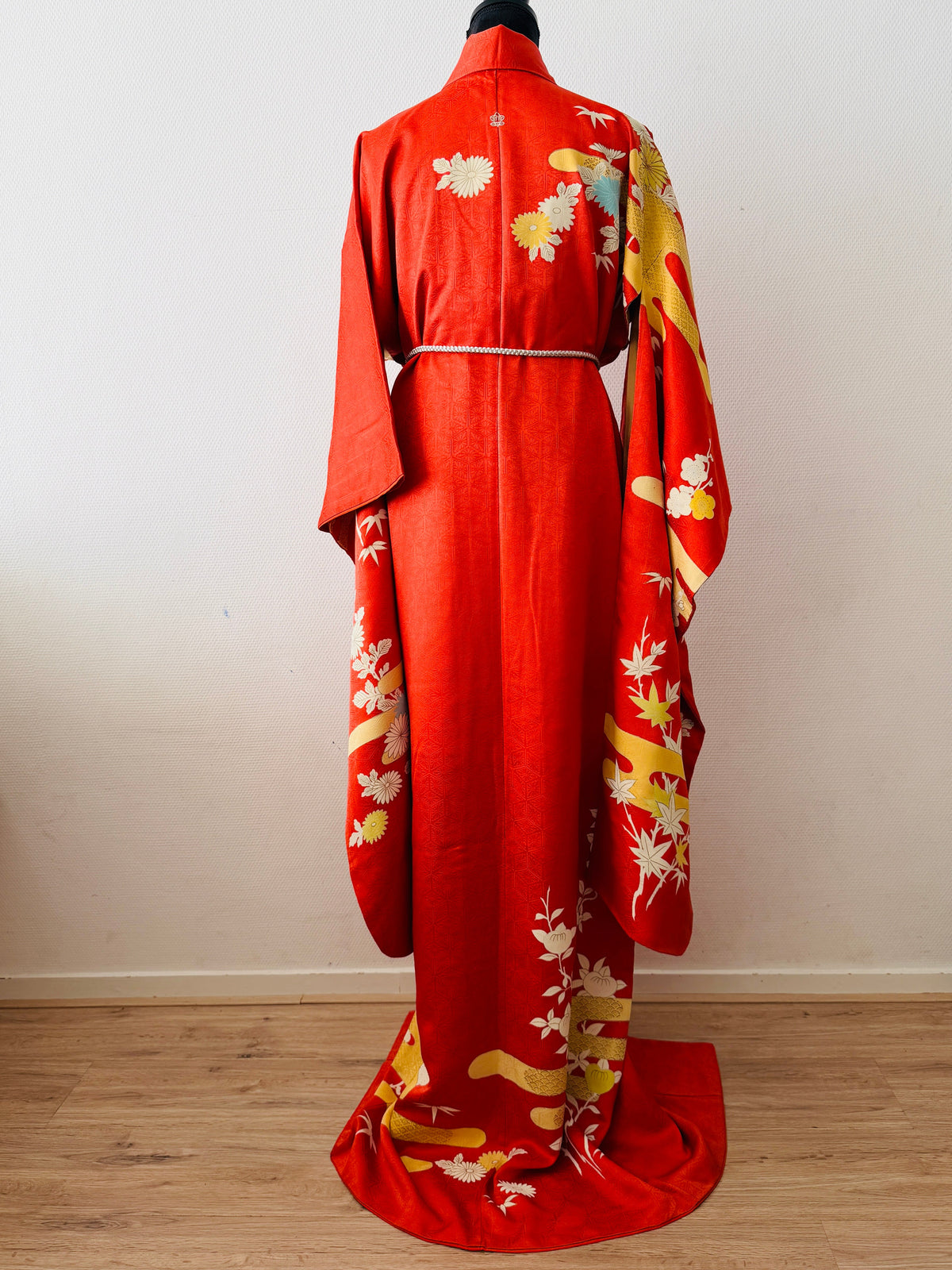 Vintage Furisode - Chrysanthemen und Egasumi -