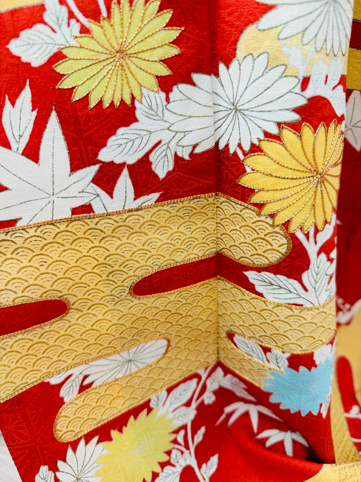 Vintage Furisode - Chrysanthemen und Egasumi -