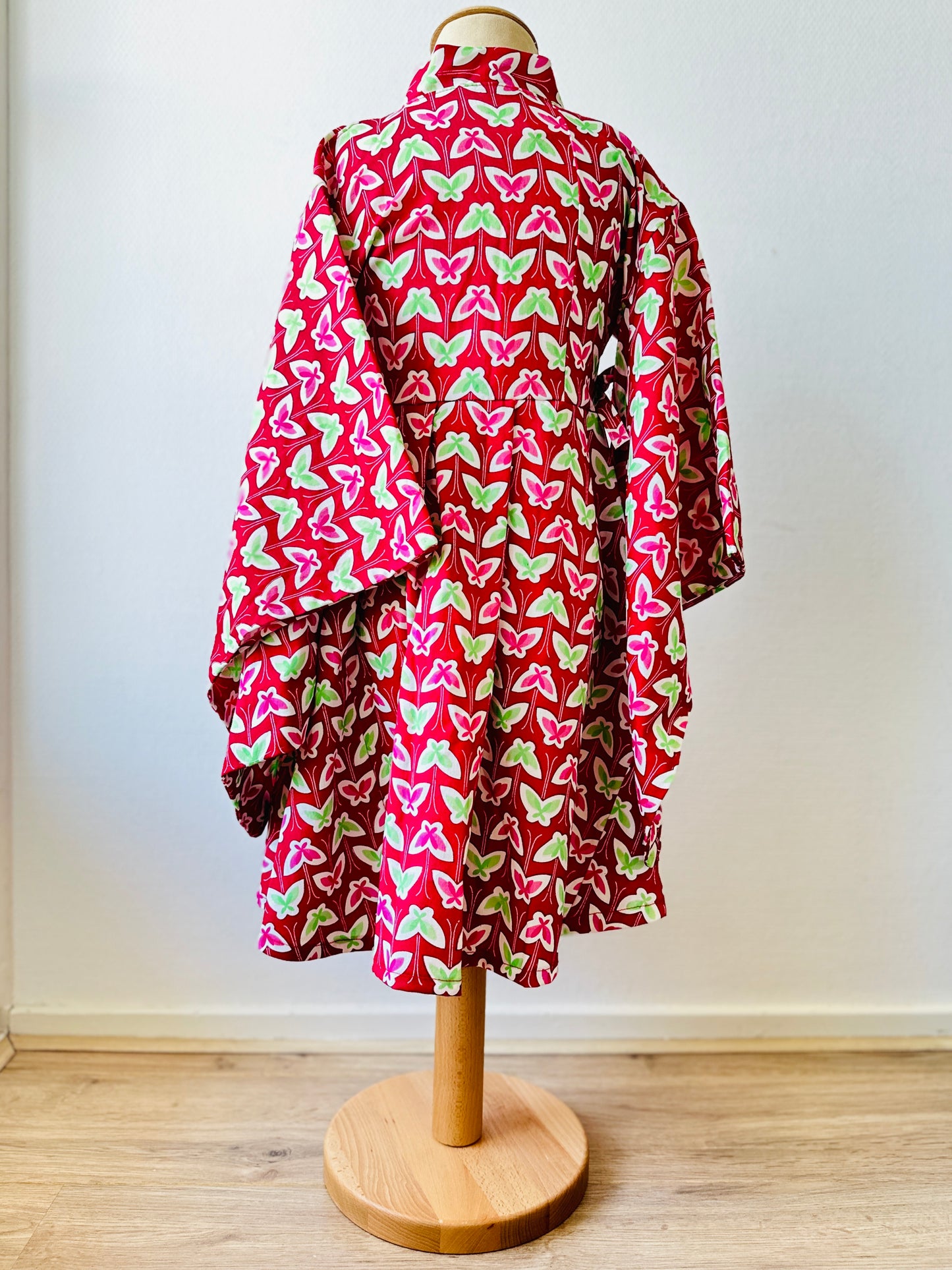 【Red,Little butterflies】（size 130）Yukata Dress＜New・cotton＞For Kids,For Women,Japanese kimono,Japan unisexese Clothing,unisex,Japanese Gifts,Original Item
