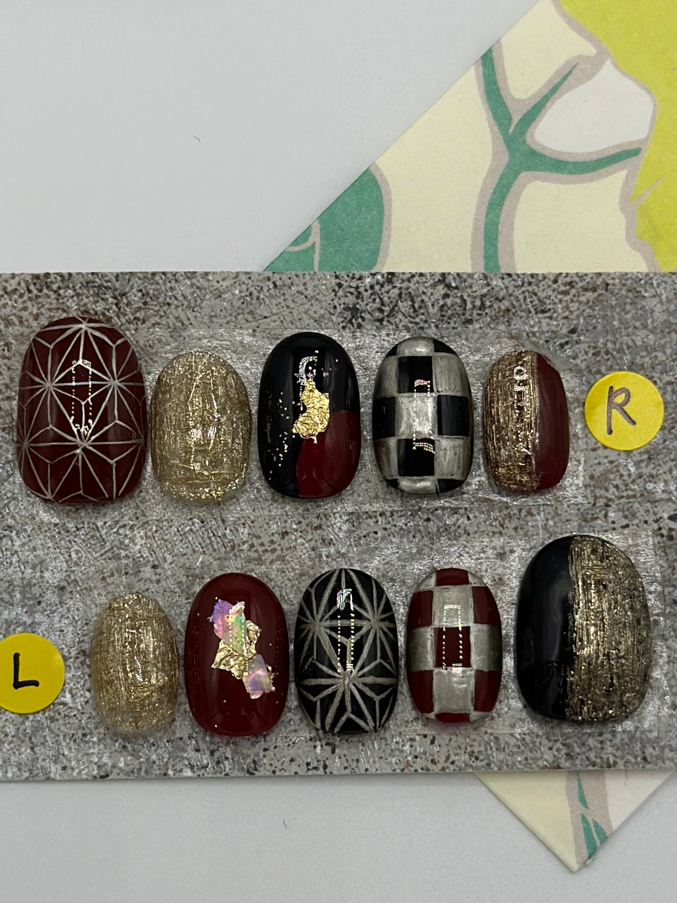 【Dunkelrot, traditionelles Muster】 Größe: M （Japanische Musternagelspitzen） handgefertigte wiederverwendbare Presse auf Nägeln, Gelnägel, Kleber auf Nägeln, japanische Geschenke