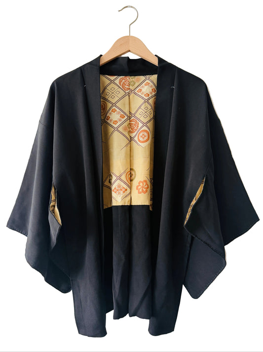 Vintage Black Haori - Auspicious Beauty Within -