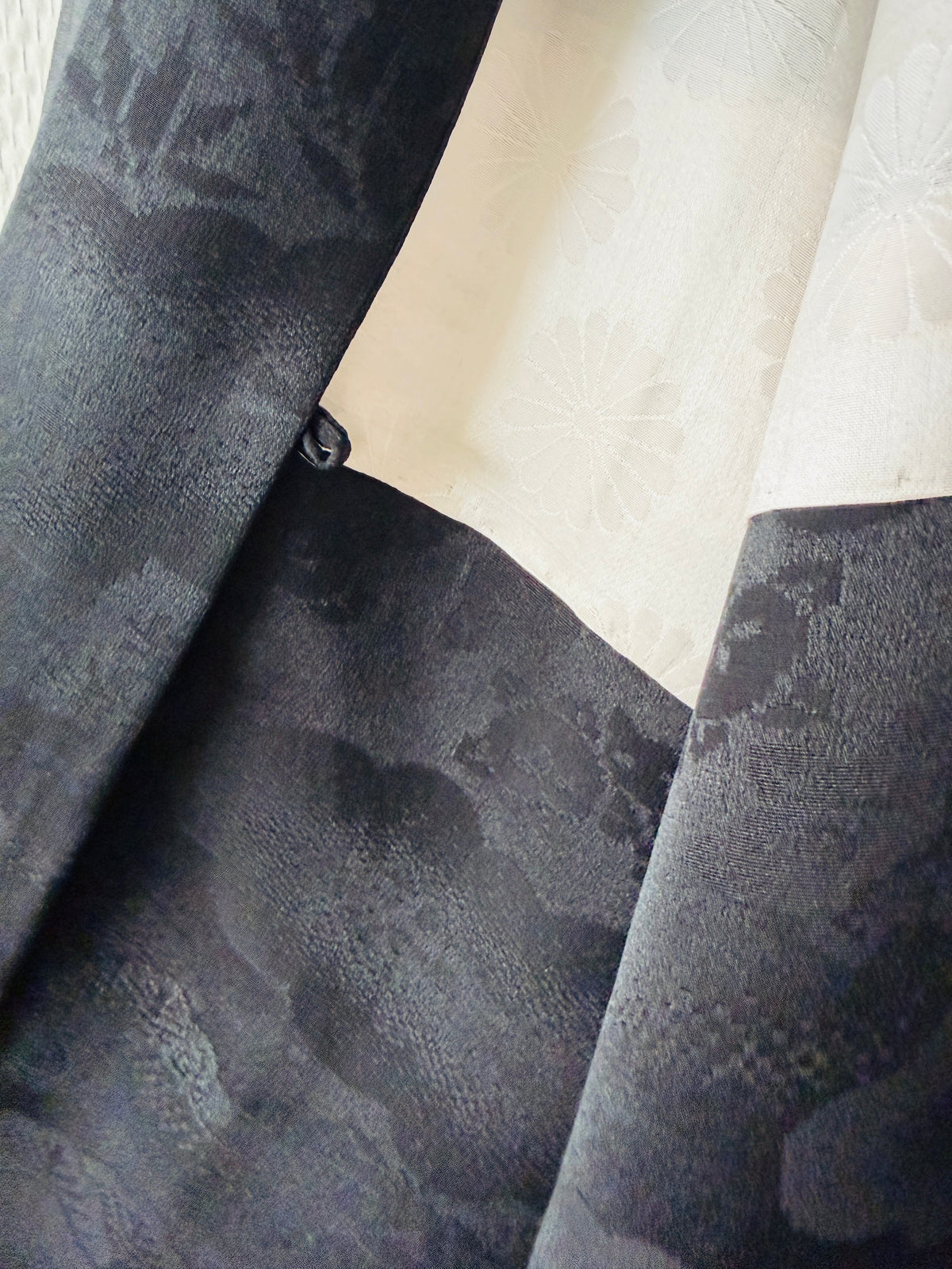 Vintage Black Haori - Pins et fleurs -