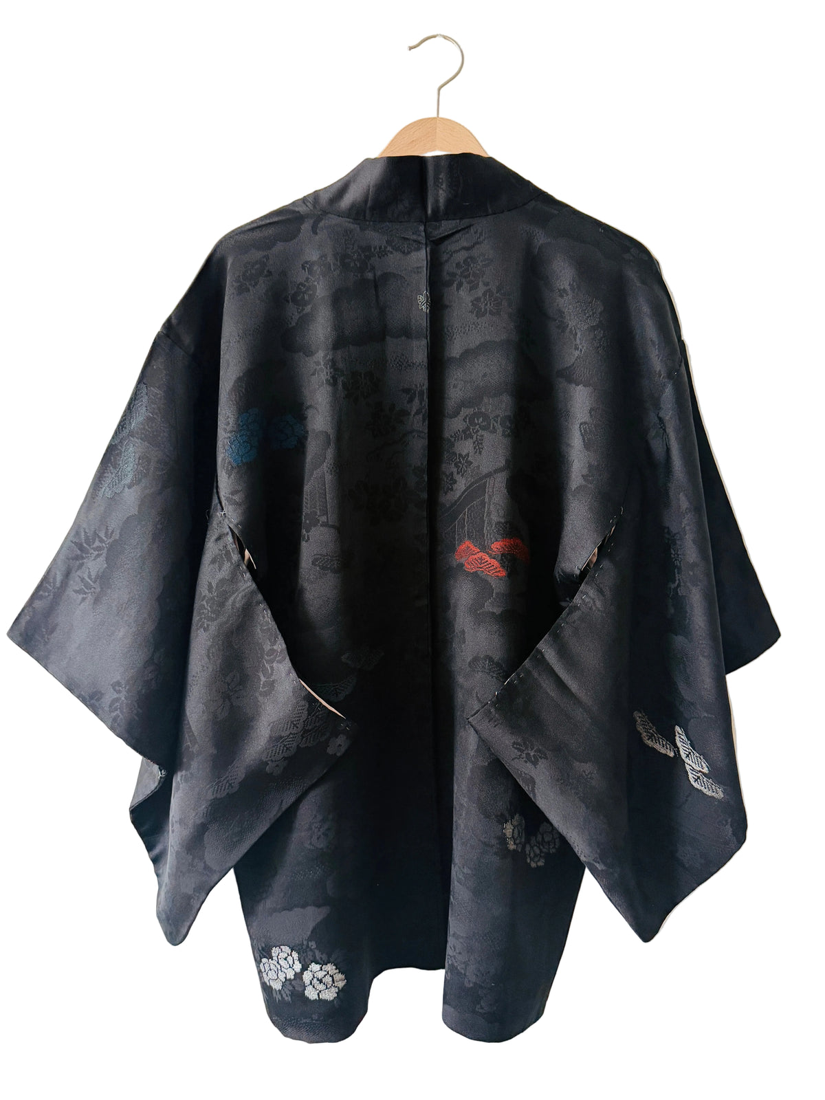 Vintage Black Haori - Pins et fleurs -