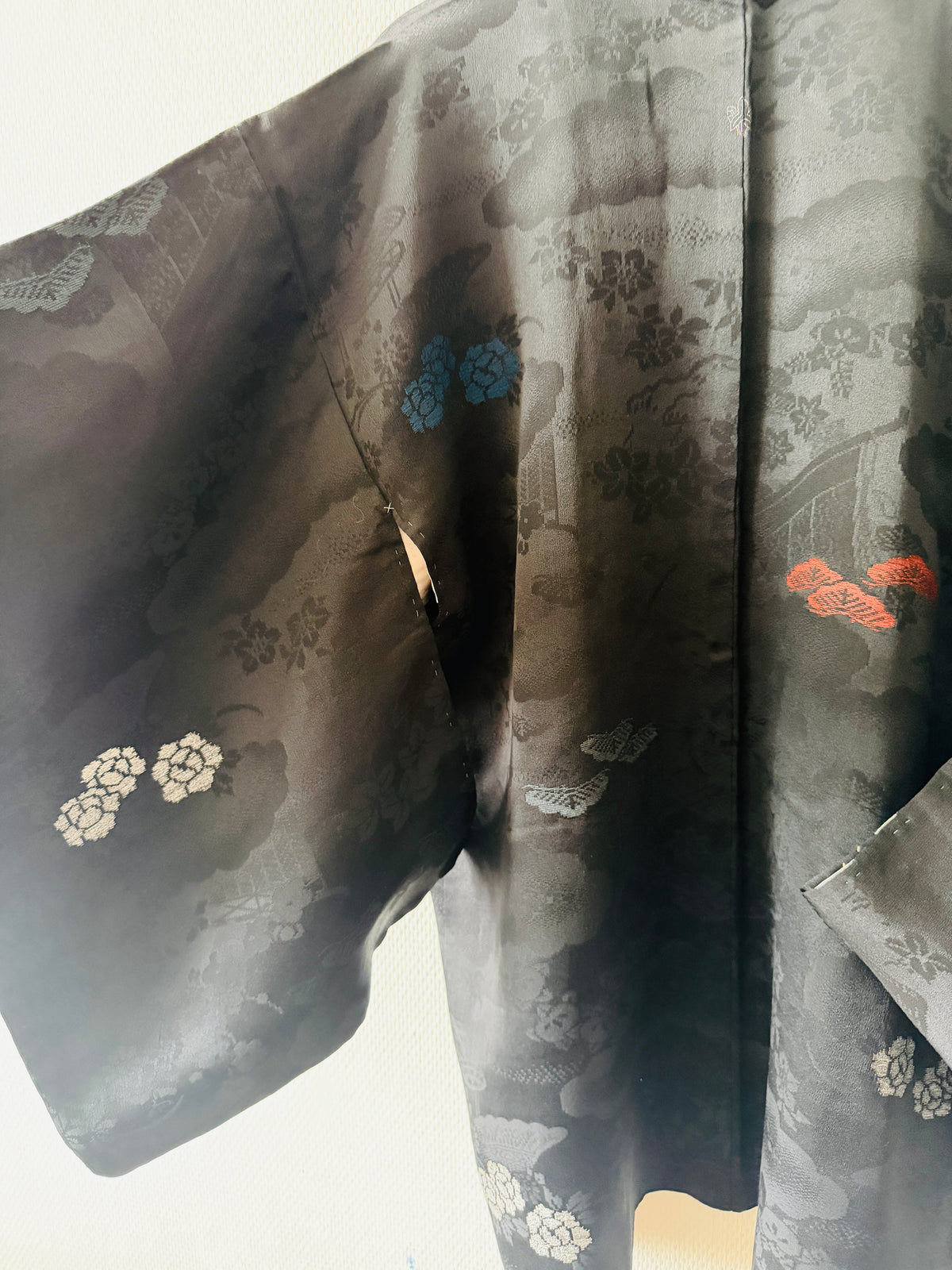 Vintage Black Haori - Pins et fleurs -