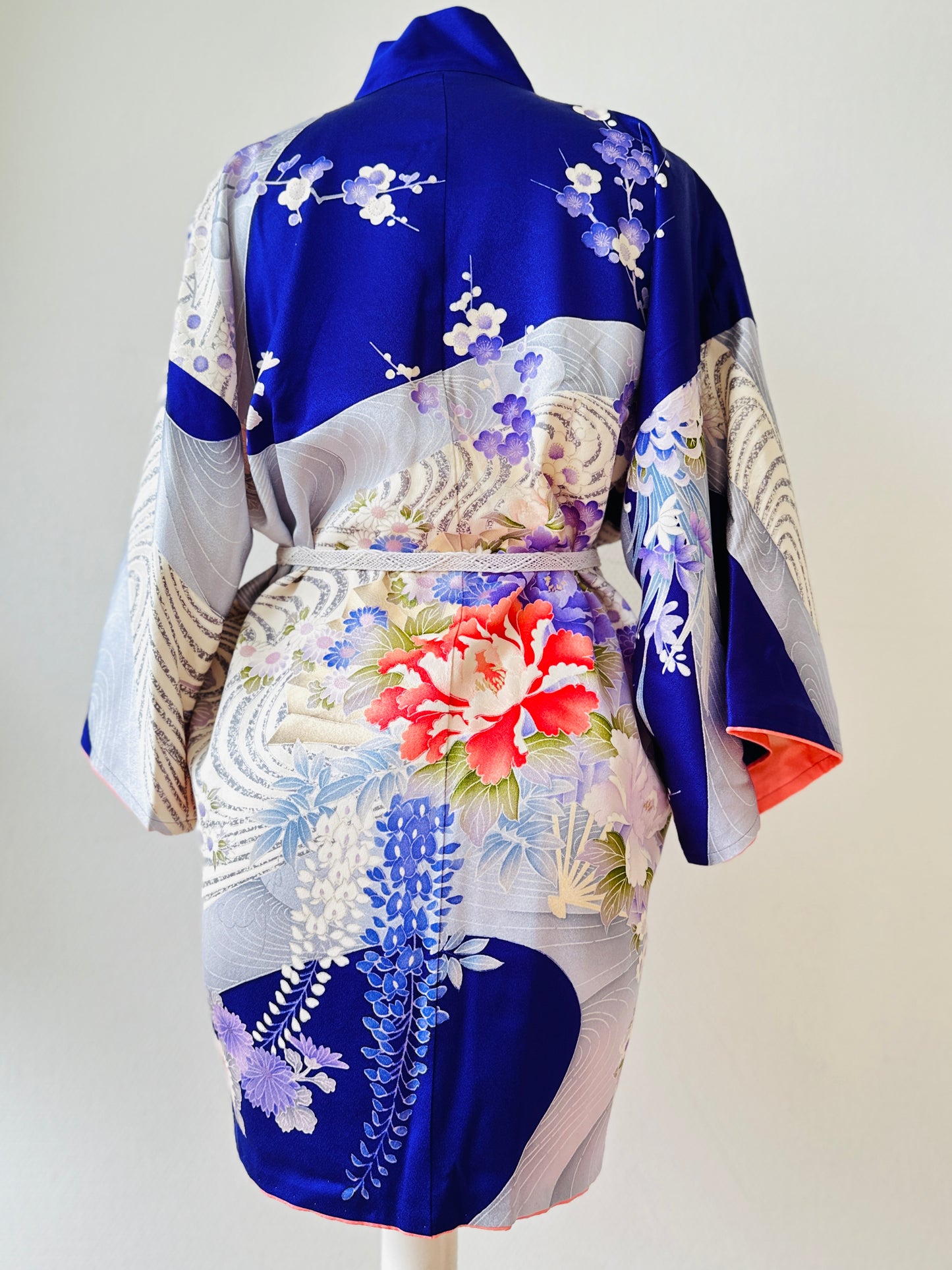 【Paars, grote bloemen en water】 Happi jas ＜ Uitstekend ・ zijde ＞ voor mannen, voor vrouwen, Japanse kimono, Japan unisexese kleding, unisex, Japanse geschenken, originele ontwerpen