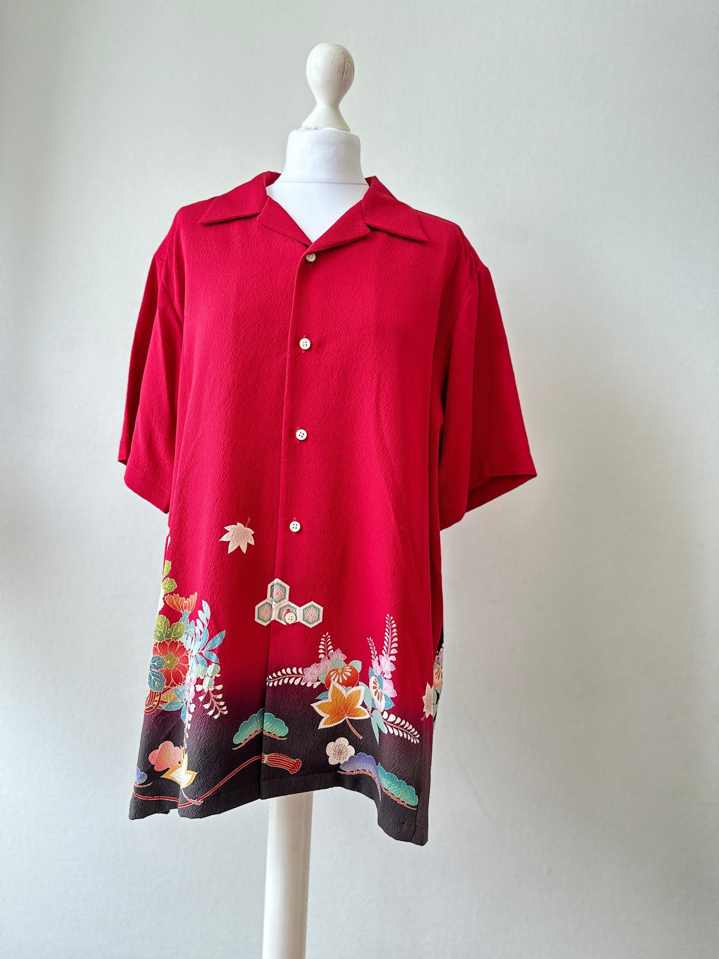 【Rode, dennenboom en blauwe leeftijd】 Hawaiiaans shirt/maat: 2l ＜ Nieuw ・ zijde ＞ voor mannen, voor vrouwen, Japanse kimono, Japan unisexese kleding, unisex, Japanse geschenken, origineel item