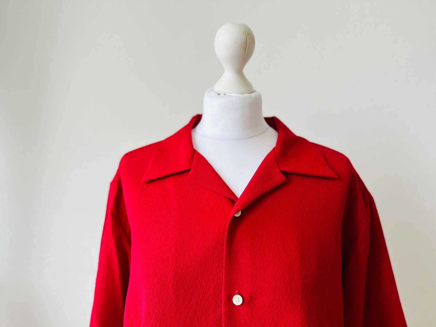 【Rouge, pin et glycine】 chemise hawaïenne / taille: 2L ＜ Nouveau ・ Silk ＞ pour les hommes, pour les femmes, le kimono japonais, les vêtements unisexais japonais, l'unisexe, les cadeaux japonais, l'article original