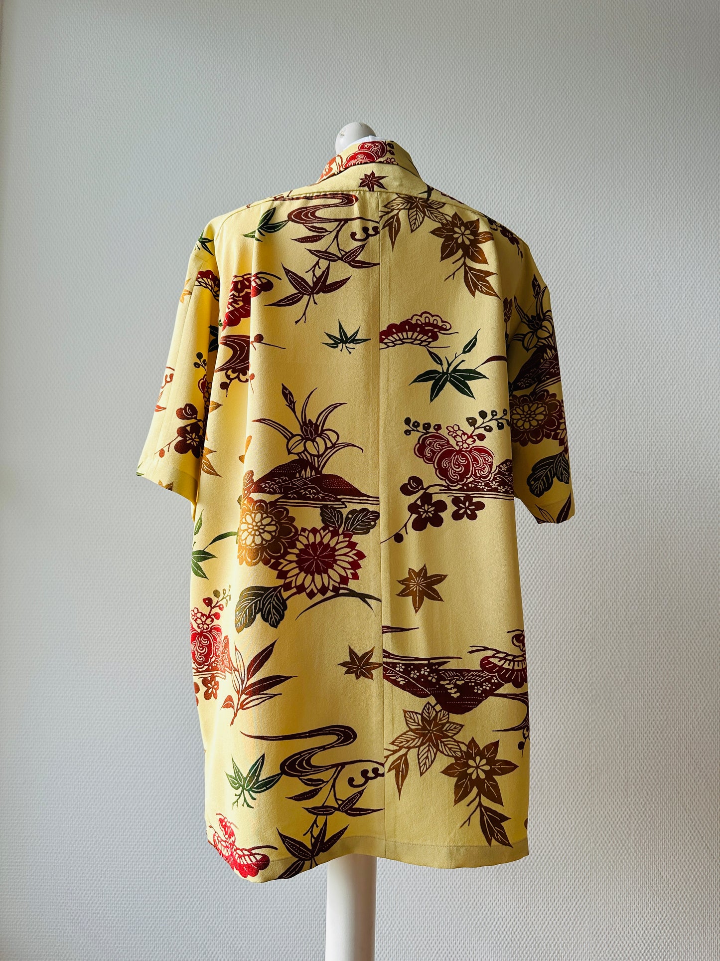 【Cream beige,Bingata】Hawaiian shirt/Size:L＜New・Silk＞For Men,For Women,Japanese kimono,Japan unisexese Clothing,unisex,Japanese Gifts,Original Item