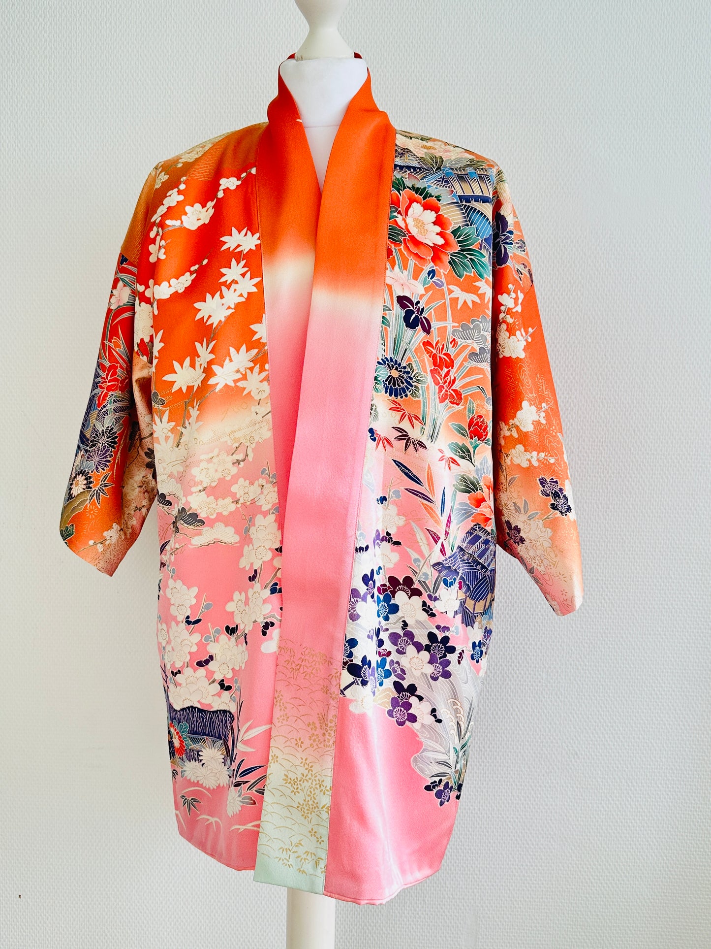 【Pinkorange,The full bloom of flowers】Happi Jacket＜Excellent・Silk＞For Men,For Women,Japanese kimono,Japan unisexese Clothing,unisex,Japanese Gifts,Original Designs