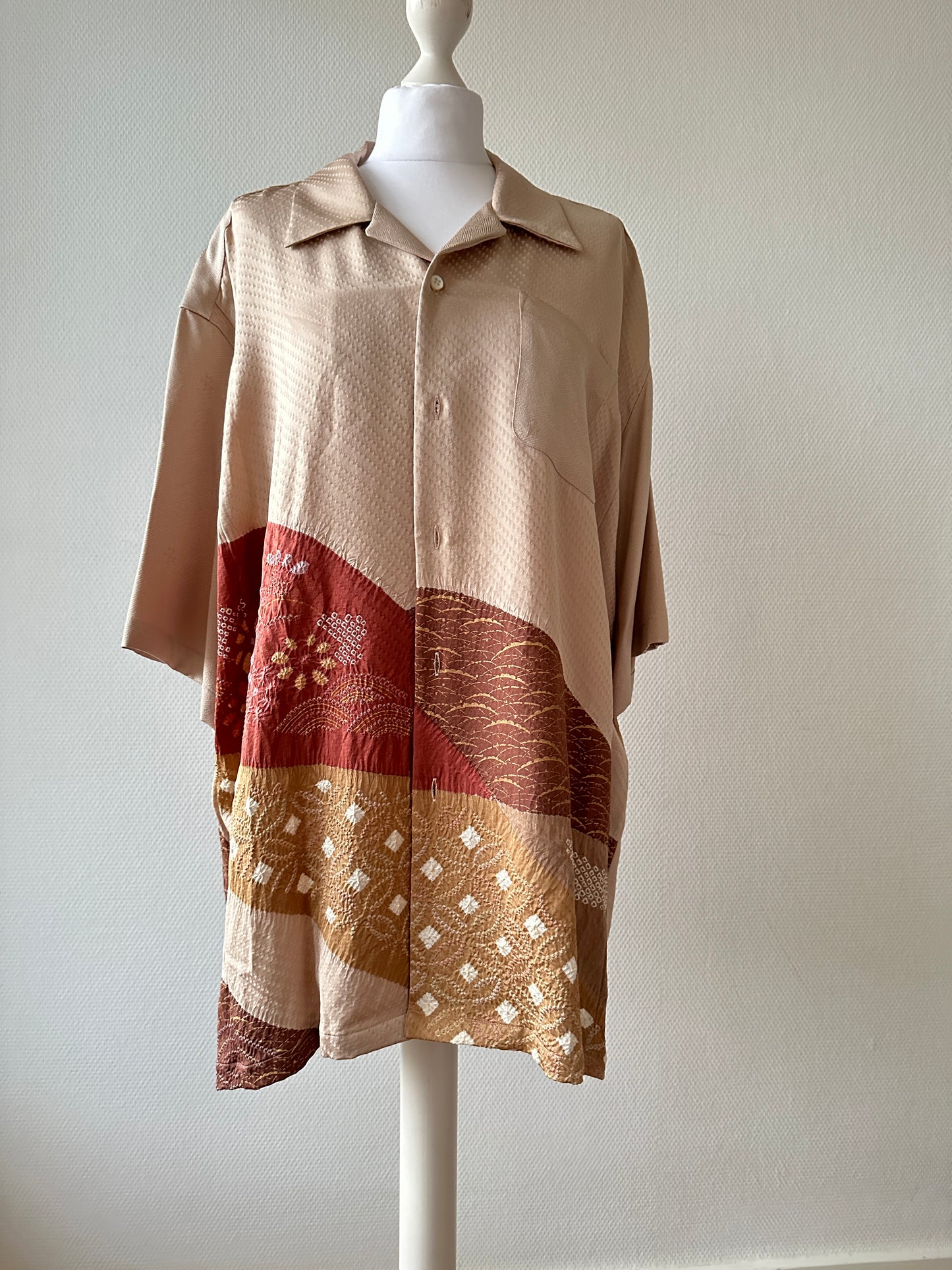 【Gold Beige, Shibori】 hawaiianisches Hemd/Größe: 3L ＜ Neu ・ Seide ＞ Für Männer, für Frauen, japanische Kimono, Japan Unisexesische Kleidung, Unisex, japanische Geschenke, Originalartikel
