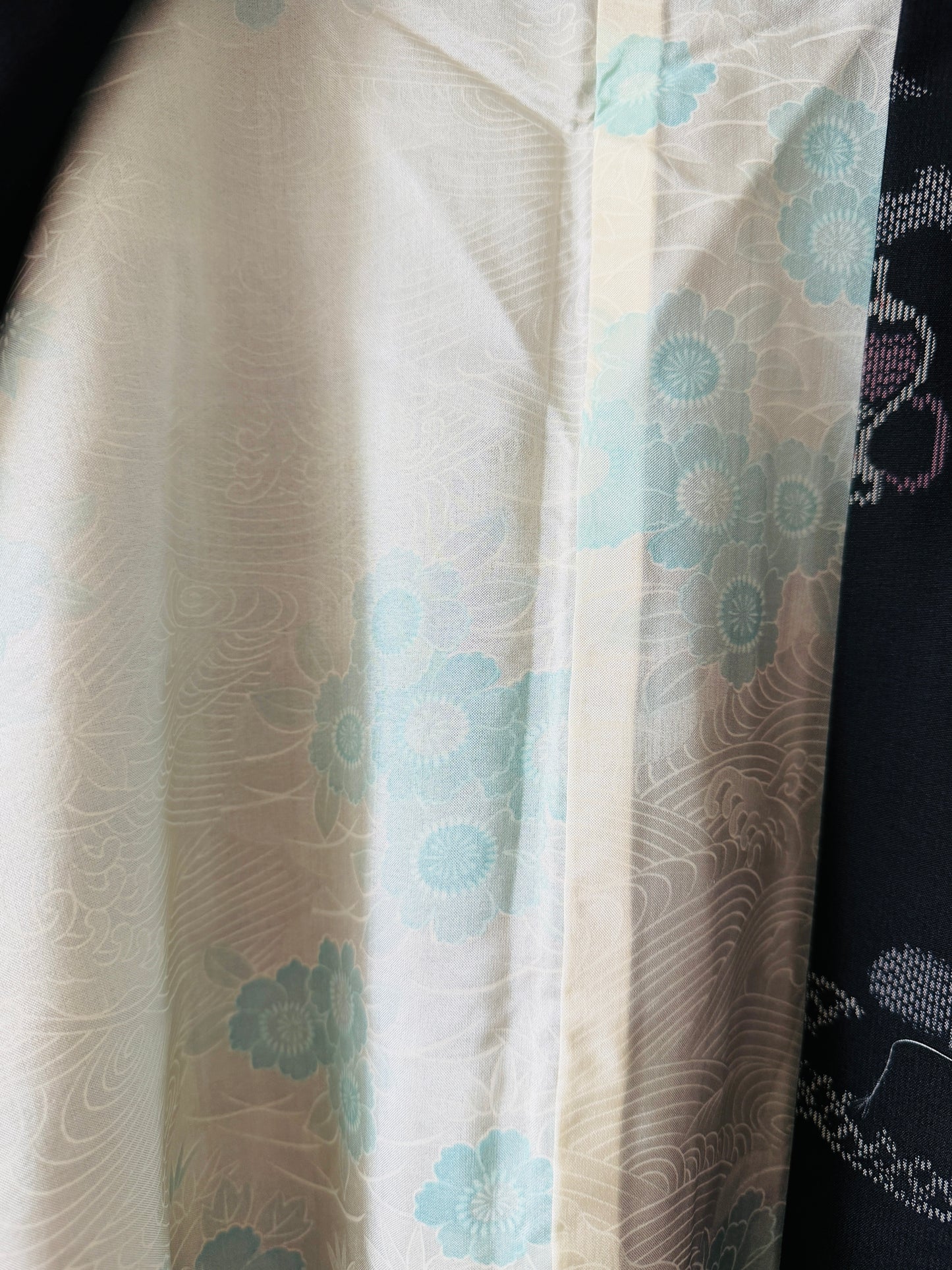 Haori in Vintage-Farbe – Oshima-Wolken und traditionelle japanische Vasen –