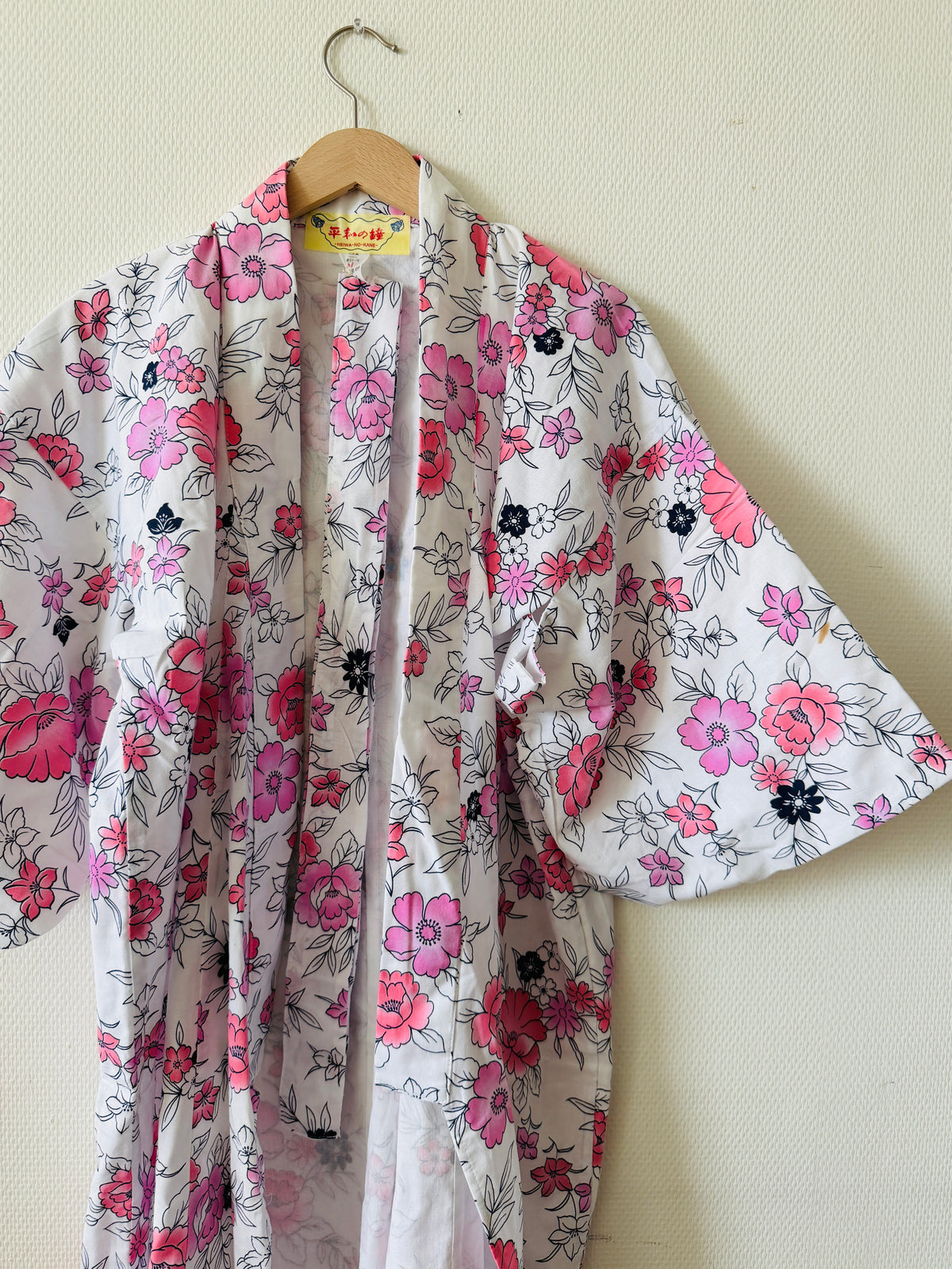 Kimono-style night robe - White and pink Robe with matching sash  -