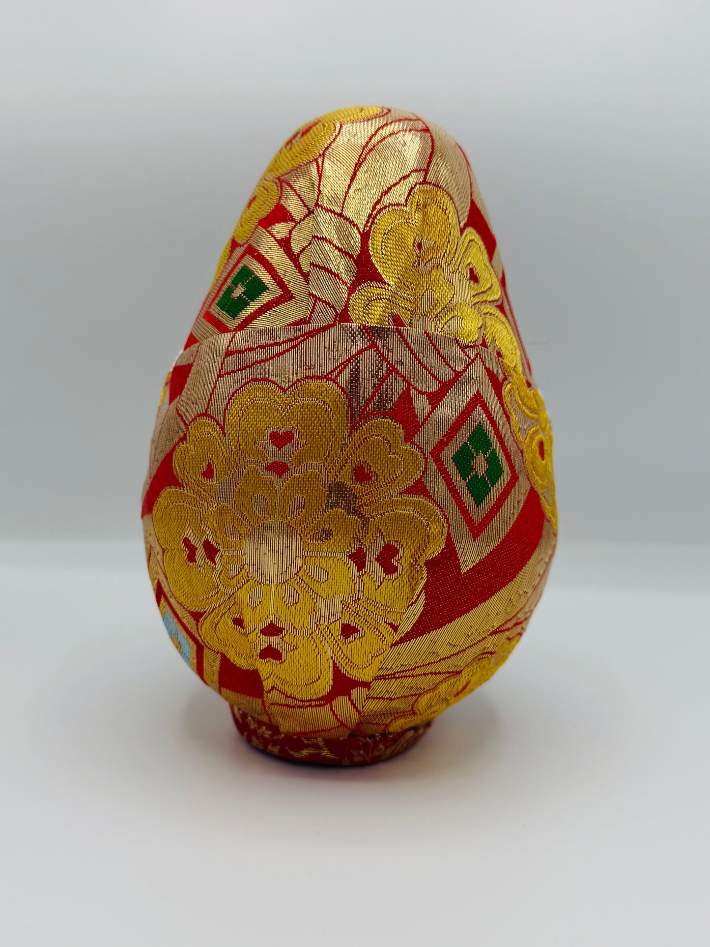 Traditional Japanese Doll – Hime daruma Gold Kissyo
