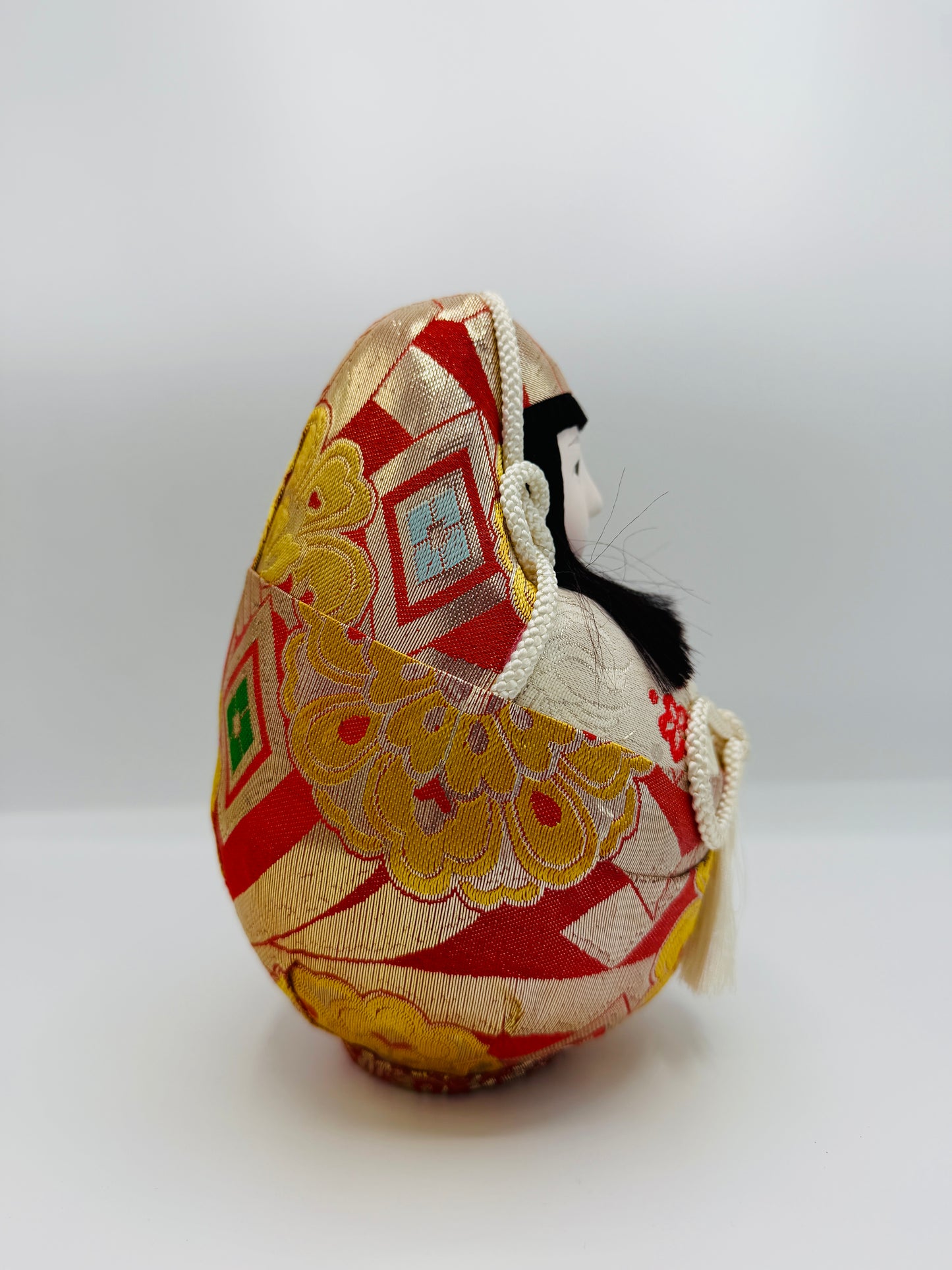 Traditional Japanese Doll – Hime daruma Gold Kissyo