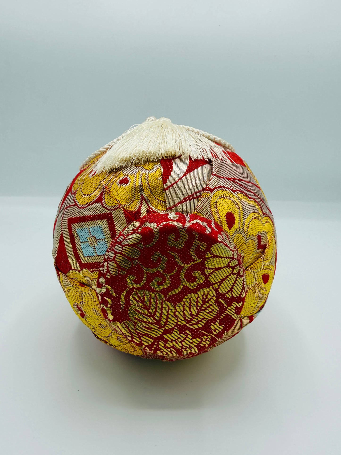 Traditional Japanese Doll – Hime daruma Gold Kissyo