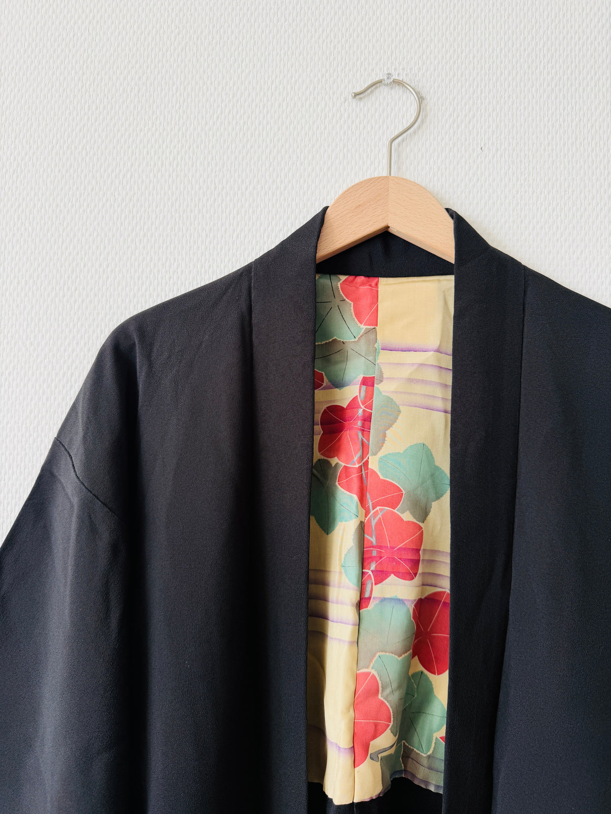 Haori noir vintage - source -
