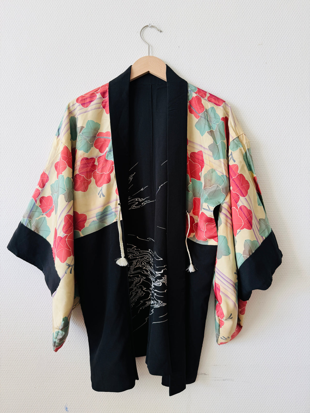 Haori noir vintage - source -