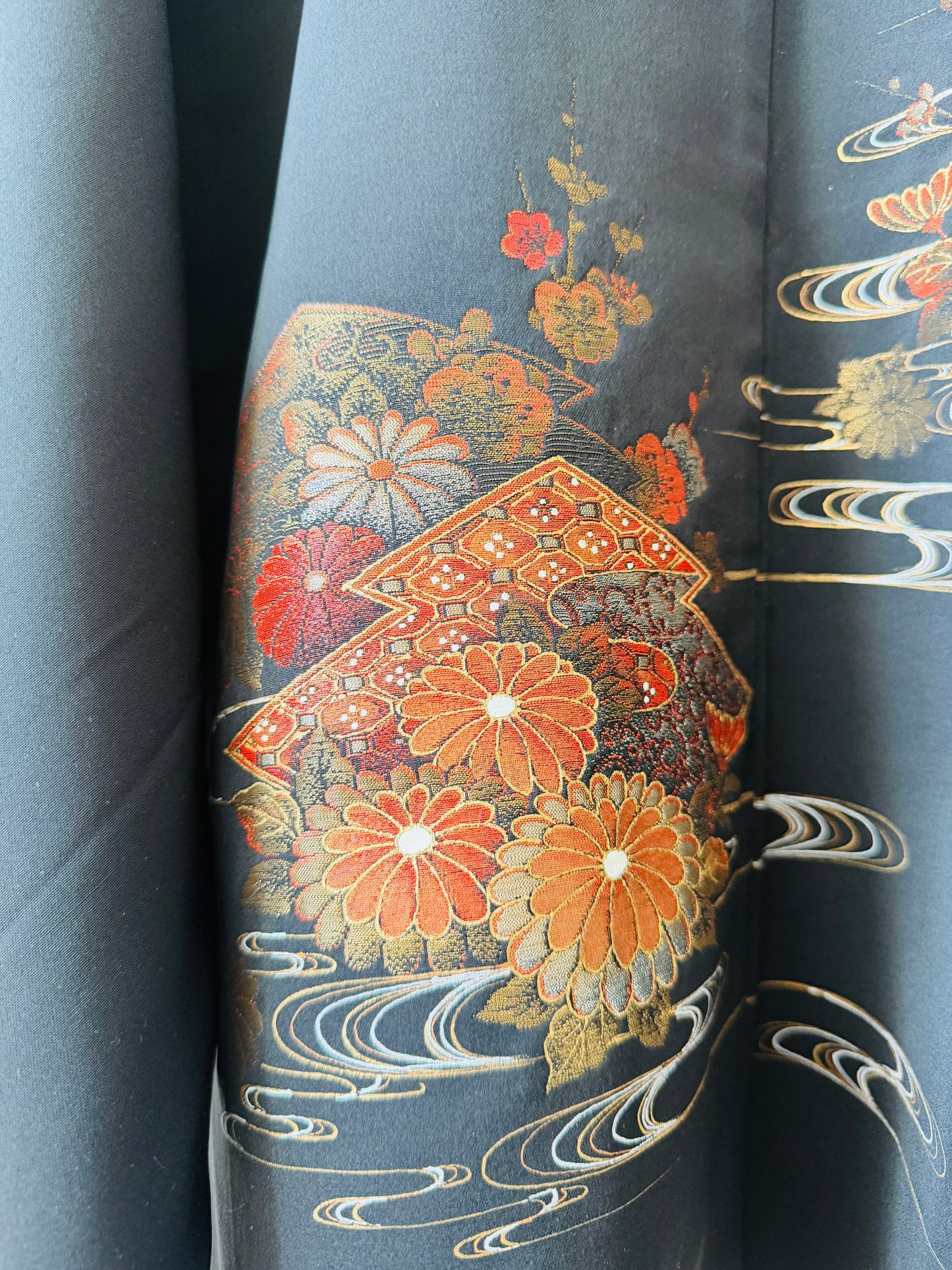 Vintage Black Haori - Noble Chrysanthemums -