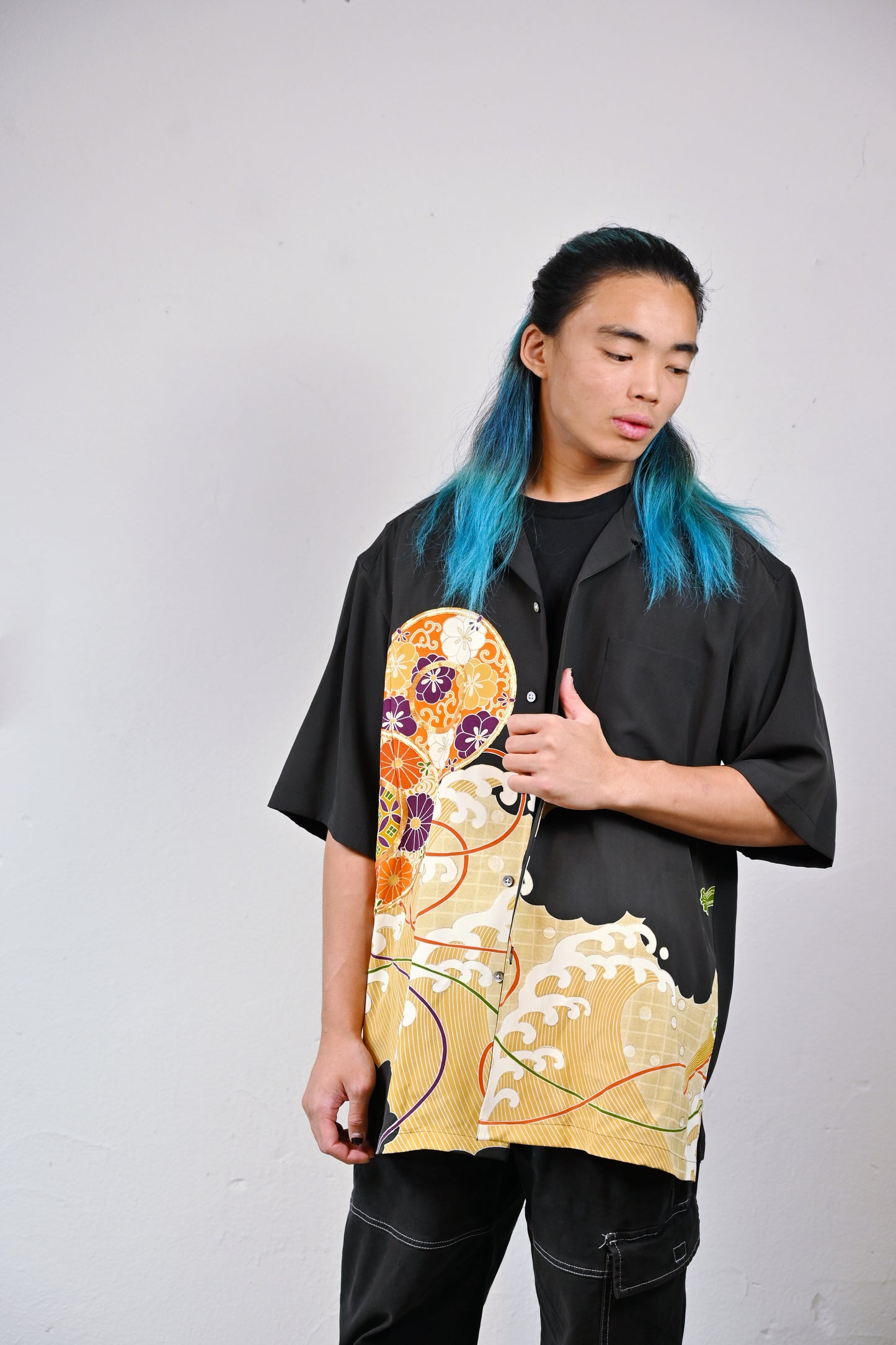 【Black and Gold,Kissho】Hawaiian shirt/Size:3L＜New・Silk＞For Men,For Women,Japanese kimono,Japan unisexese Clothing,unisex,Japanese Gifts,Original Item