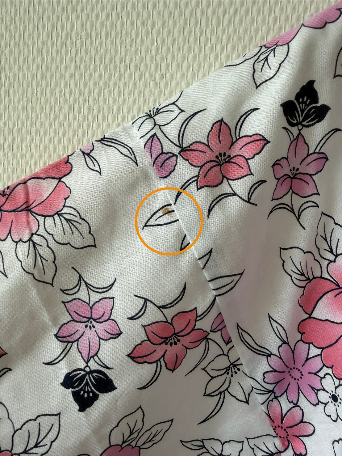 Kimono-style night robe - White and pink Robe with matching sash  -