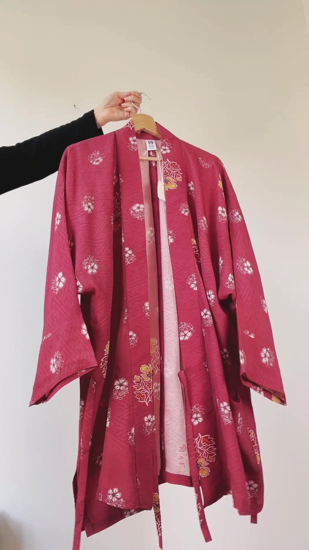 Washable silk】Remake Short kimono -Red Nadesiko- – Hallelujah Kimono