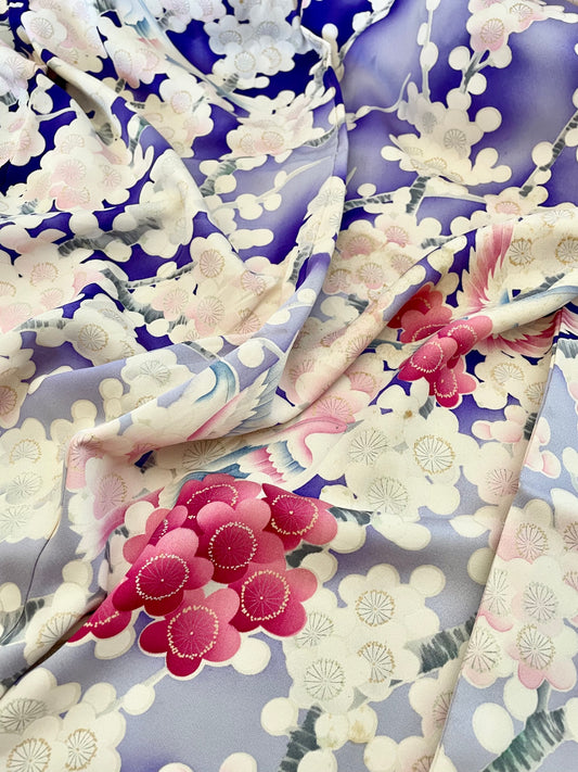 Japanische Furisode "Pflaumenbäume nachts in voller Blüte"